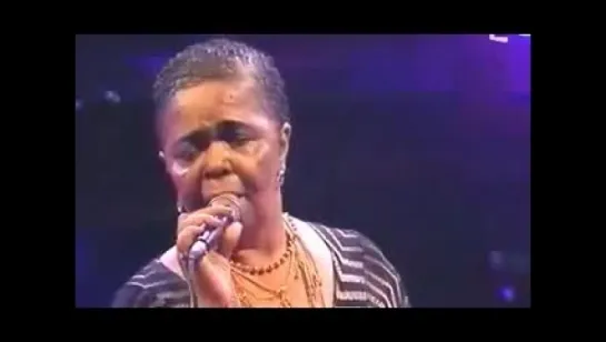 Cesaria Evora - Besame mucho