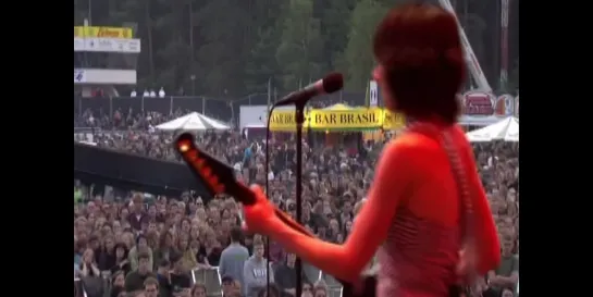 PJ Harvey — Victory • Festival Germany 26 June 2004