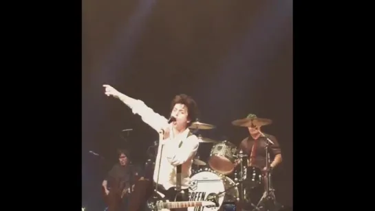 Taka on concert Green Day.