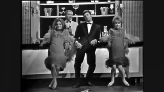 Dalida et Petula Clarck ♫ Danse ♪ 05/12/1964 (Hello Paris)