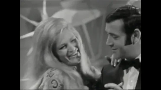 Dalida & Petula Clark avec Sacha Distel, Jean Yanne ♫ Les p'tites femmes de Paris (Sacha show)