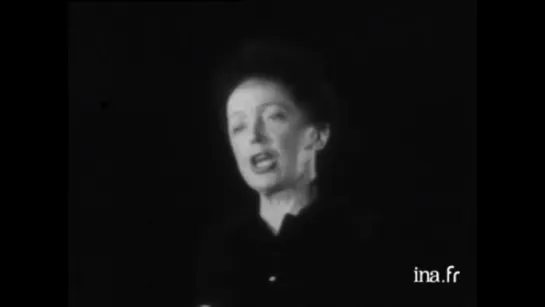 Edith Piaf ♫ Non je ne regrette rien ♪ 02 décembre 1960 (Émission Cinq colonnes à la une )