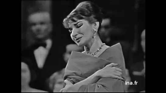 Maria Callas ♫ Casta diva ♪ 19/12/1958 Sur la scène de l'Opéra de Paris, lors d'un concert retransmis en Eurovision