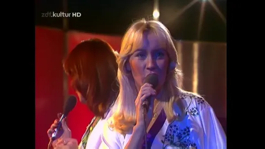 ABBA ♫ Dancing Queen ♪ 1976