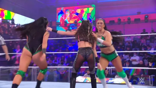 Kacy Catanzaro & Kayden Carter vs Indi Hartwell & Persia Pirotta