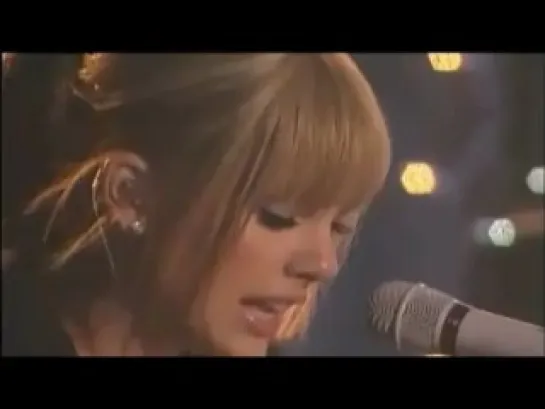 Taylor Swift "Back To December" Live AMAs 2010.