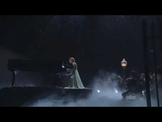 Taylor Swift - Back To December (Live on CMA Awards 2010)