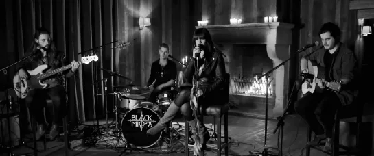 Black Mirrors - Whispering Ghost (Unplugged)