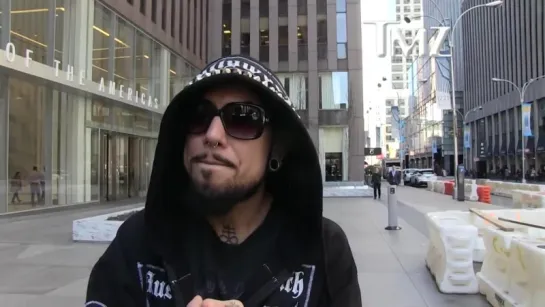 Dave Navarro Was Stuck in a Free Falling Elevator