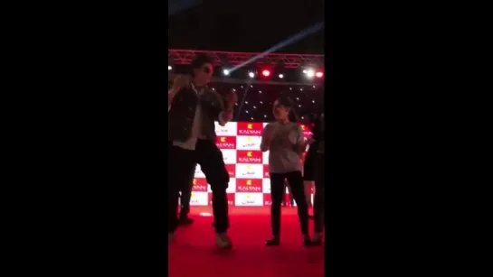 Lungi Dance Lungi Dance, Lungi Dance by @iamsrk with young fan - Qatar