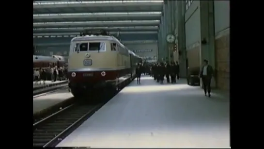 The Beatles – Munich train station - German Police film (25.06.1966)