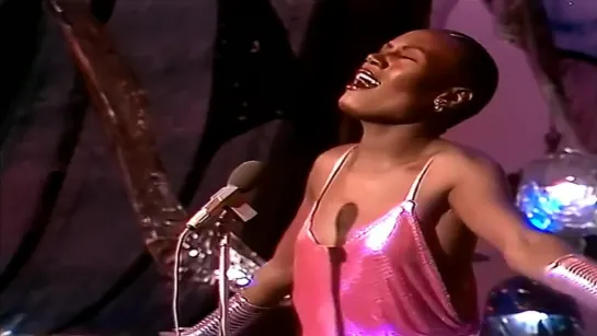 Grace Jones - La Vie En Rose