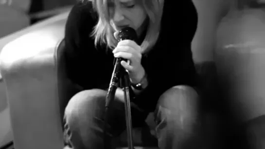 Portishead - Chase The Tear