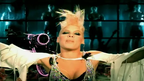 P!NK - Don't Let Me Get Me