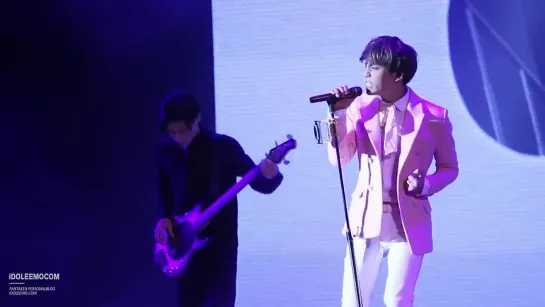 [2015.01.24] Jonghyun - Crazy | Lotte Happy World Concert (fancam)