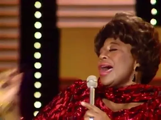 Ella Fitzgerald "You'd Better Love Me" on The Ed Sullivan Show (1969)