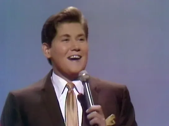 Wayne Newton "April Showers" on The Ed Sullivan Show (1966)