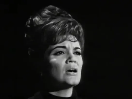 Connie Francis "I Left My Heart In San Francisco" on The Ed Sullivan Show (1964)