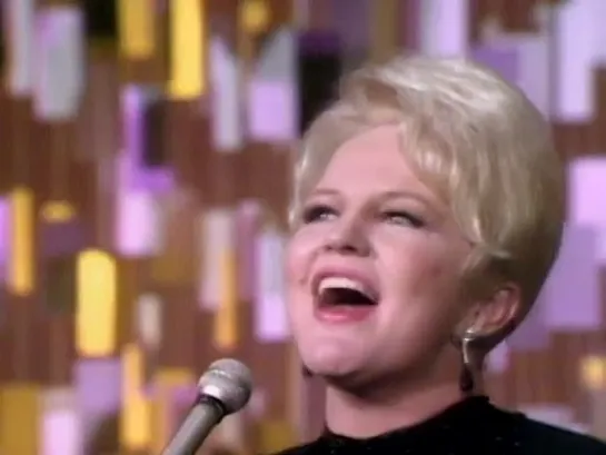 Peggy Lee "Come Back To Me" on The Ed Sullivan Show (1965)