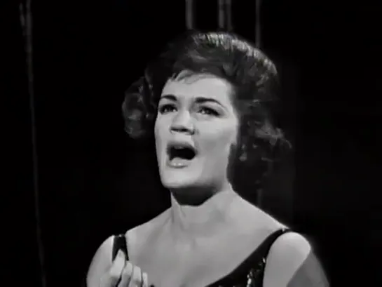 Connie Francis "What Kind Of Fool Am I" on The Ed Sullivan Show (1962)