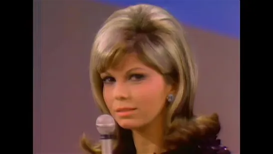 Nancy Sinatra "These Boots Are Made For Walkin" on The Ed Sullivan Show (1966)