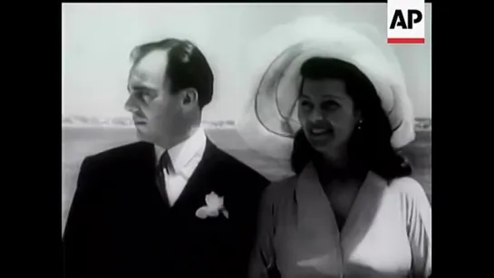 RITA HAYWORTH MARRIES ALY KHAN