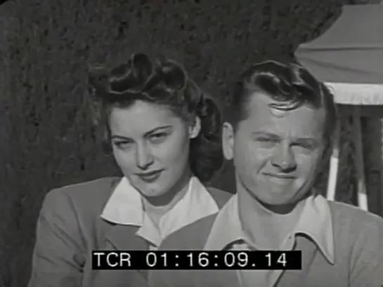 Newlyweds Mickey Rooney & Ava Gardner play ping pong 1942!