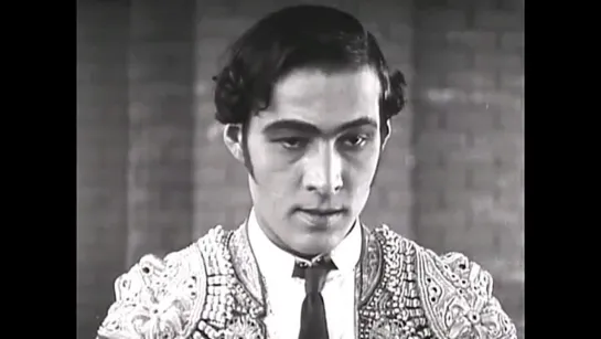 Rudolph Valentino Sings