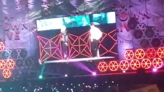 [2014.08.15] Taemin, Kai (EXO) - Pretty Boy @SMT in Seoul (fancam)