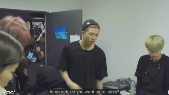 [TOUCHING] Members Cheer Up Jungkook After his Collapse (BTS)