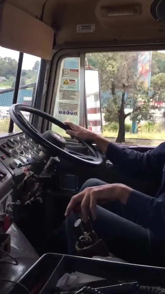 Со светофора на 1982 Kenworth K125