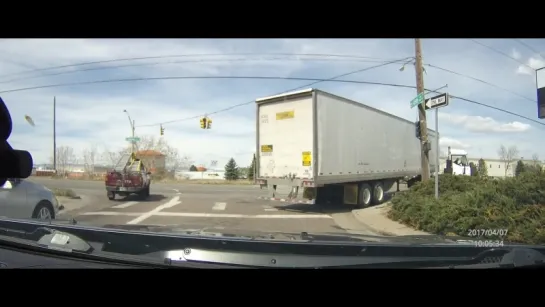 Denver Semi Truck Turn Fail