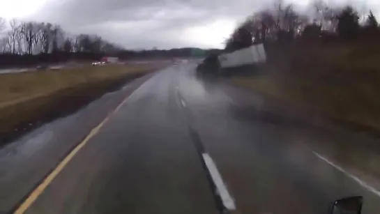 Crazy truck vs ditch