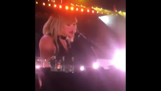 Taylor Swift singing Sparks Fly in Austin, Texas