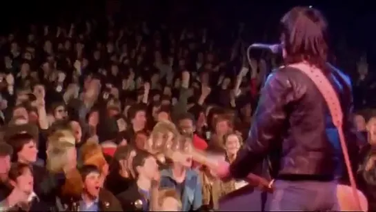 RAMONES - Blitzkrieg Bop(Hey ho let´s go!(live 1977)