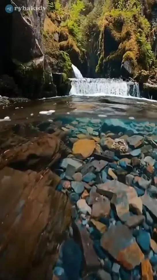 0015 Красотища какая! Водопад с чистейшей водой