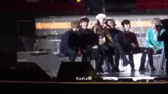 151202 EXO reaction to Bigbang Performance Sehun  Seungri Moment @ MAMA 2015