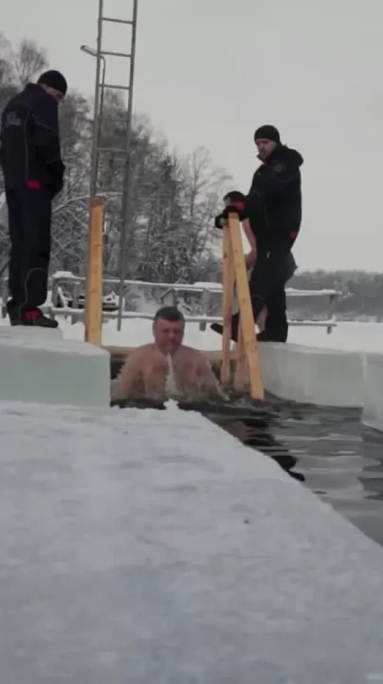 Выбирай прорубь правильно!