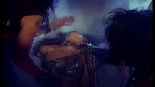 Mötley Crüe - Looks That Kill