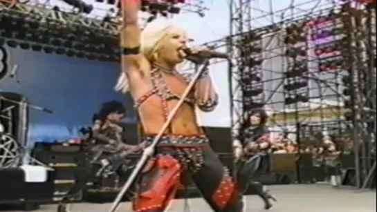 Mötley Crüe - Take Me To The Top