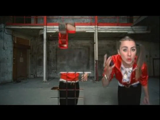 Lady Sovereign - Love Me Or Hate Me (без комментариев)