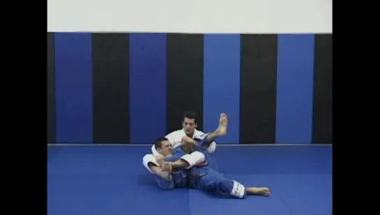 Техника BJJ от David Camarillo. Удушающий.