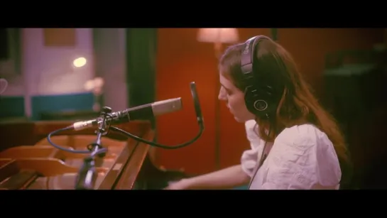 Birdy - Second Hand News [Live Performance Video]