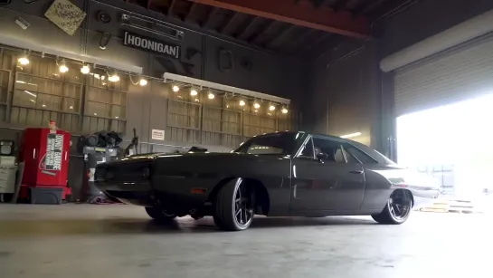 Hoonigan. Dodge Charger 1970 с цельнокарбоновым кузовом. 950-сильное углепластиковое сумасшествие!