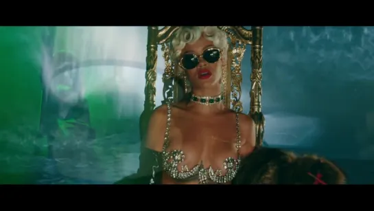 Rihanna - Pour It Up