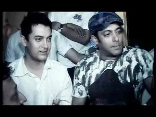 Aamir and Salman Donate Blood