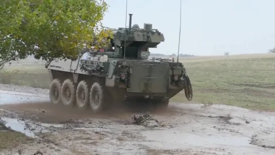 US Army - Stryker 8x8 Бронированный автомобиль и Т-72 основных боевых танков [1080]