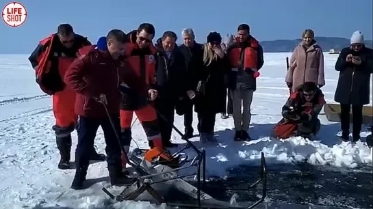 Гигантский нейтринный подводный телескоп запустили на Байкале.