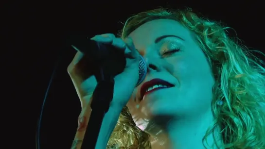 Anneke van Giersbergen  Danny Cavanagh - The Blowers Daughter