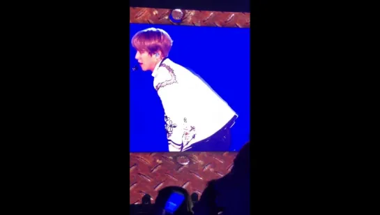 [FANCAM] 171124 Baekhyun’s dance break @ EXO PLANET #4 - The ElyXiOn